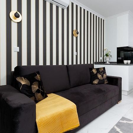 Mennica Residence - City Center Apartments By Noclegi Renters Varsovia Exterior foto