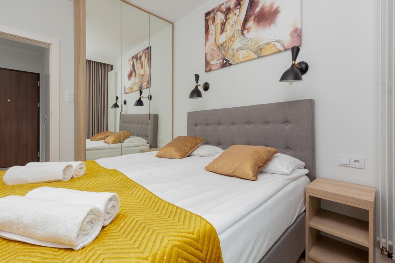 Mennica Residence - City Center Apartments By Noclegi Renters Varsovia Exterior foto