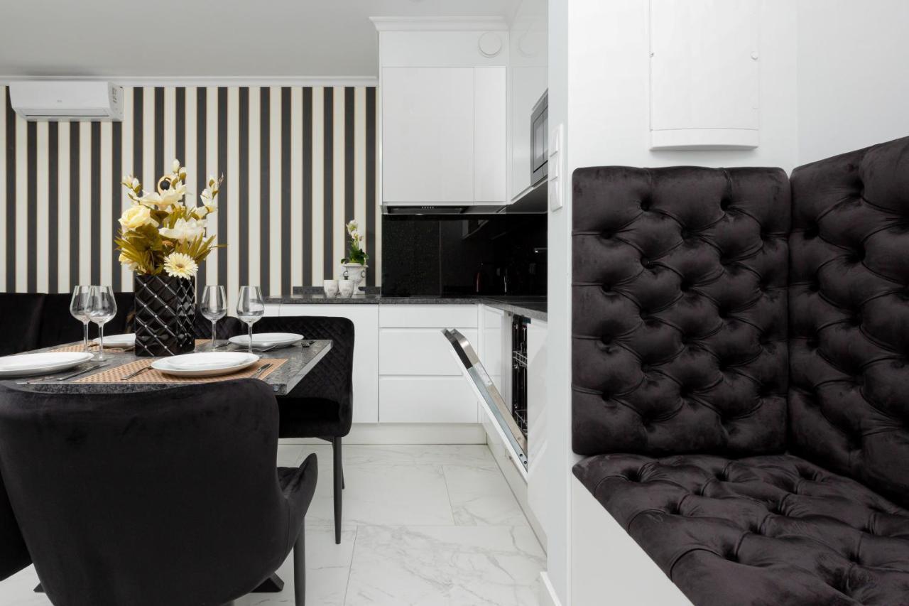 Mennica Residence - City Center Apartments By Noclegi Renters Varsovia Exterior foto