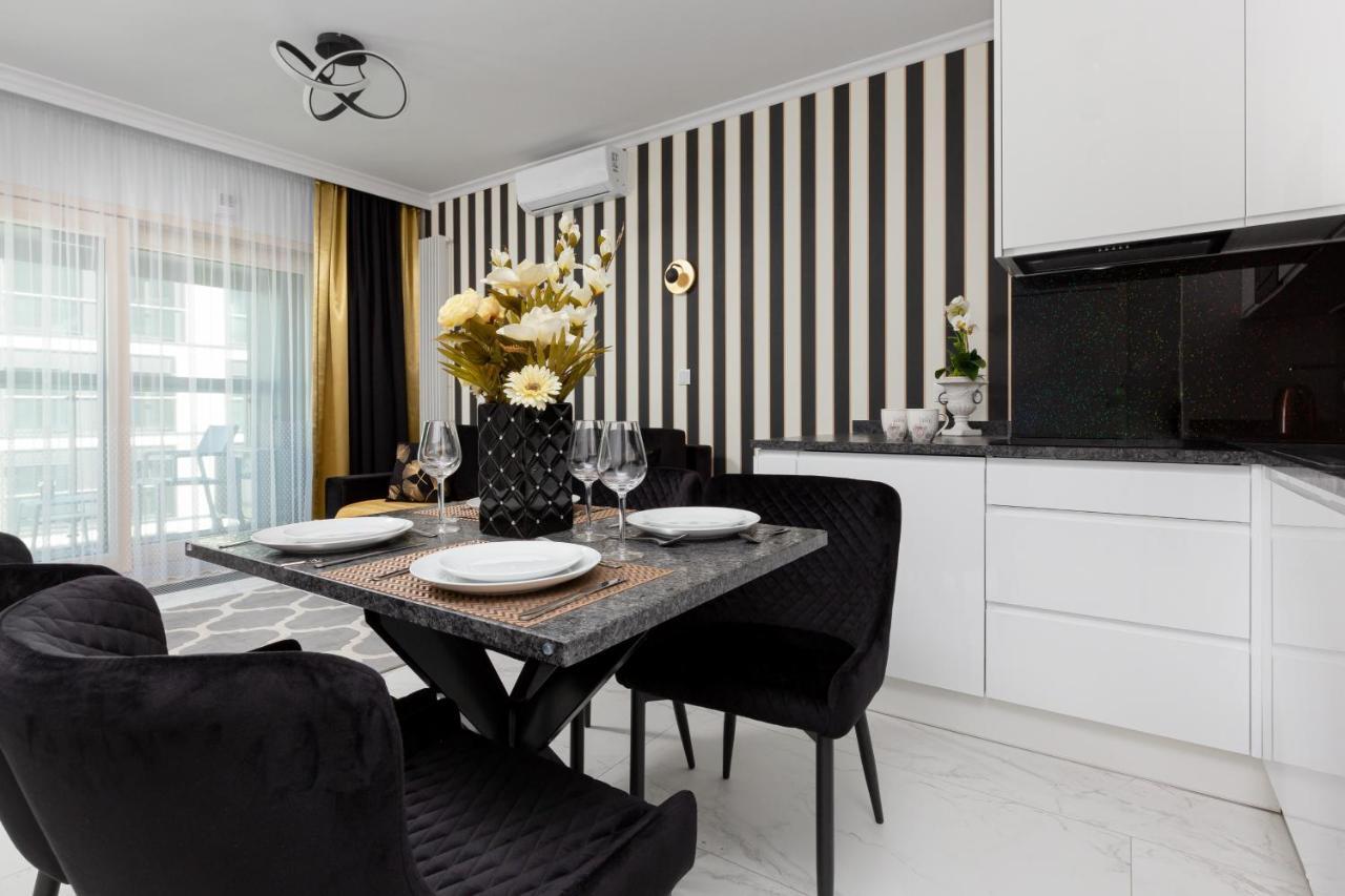 Mennica Residence - City Center Apartments By Noclegi Renters Varsovia Exterior foto