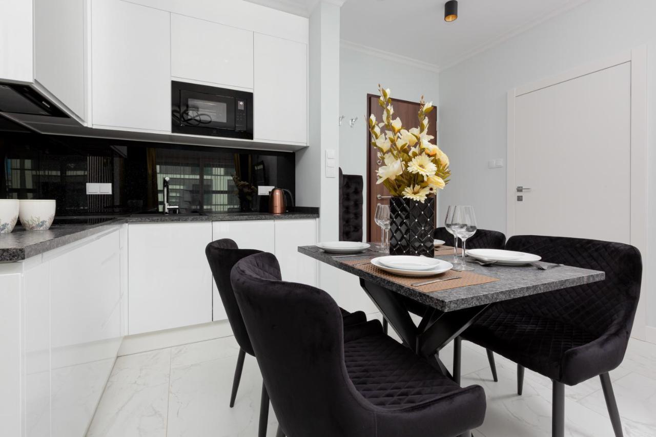 Mennica Residence - City Center Apartments By Noclegi Renters Varsovia Exterior foto